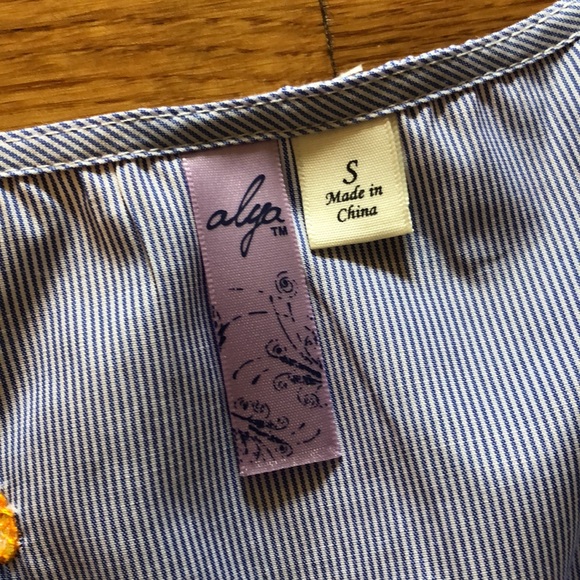 Cute pineapple striped blue tank size S - Picture 3 of 4